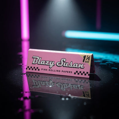 blazy susan 1 1 4 pink rolling papers — club packshot